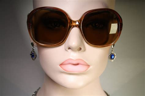 1970s sunglasses women's.